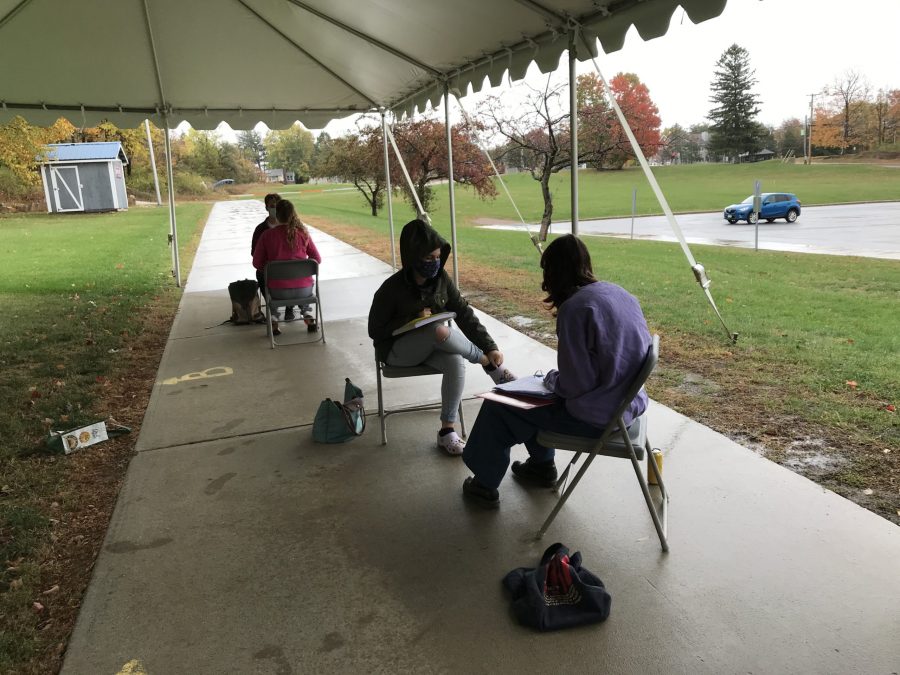 Jory Hearsts Journalism 1 class works on their articles in small groups outside BHS
Photo: Jory Hearst
