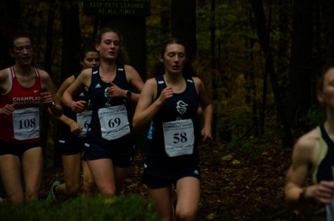 Junior Jordyn O´Brien (left) and Senior Maeve Fairfax (right) running together in the championship. Photo: Rebecca Cunningham