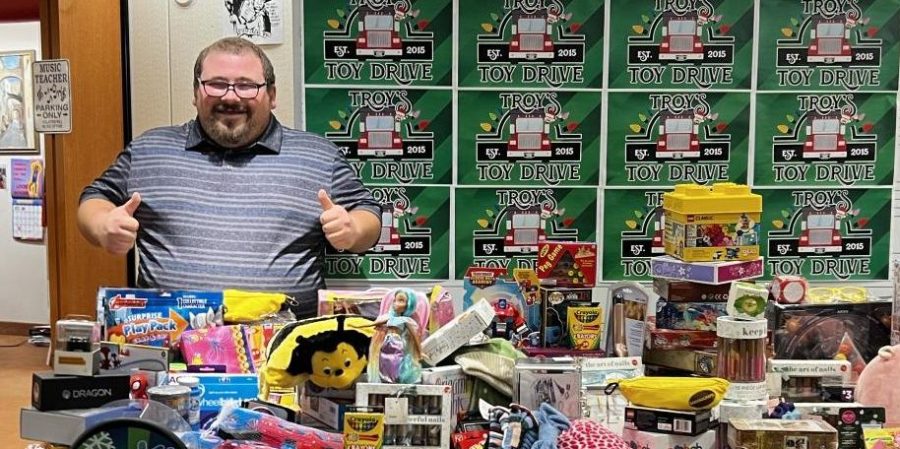 BHS surprises security guard with donations for toy drive